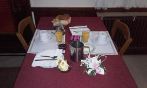  Logis Hôtel Beauséjour  Шовиньи